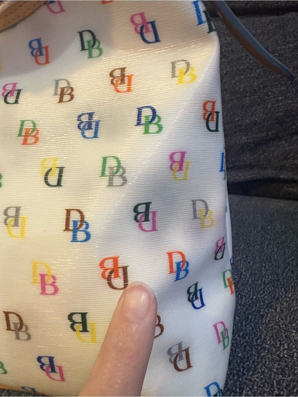 Dooney & Bourke White Multicolor DB Logo Shoulder Bag with Tan Trim - Picture 4 of 16